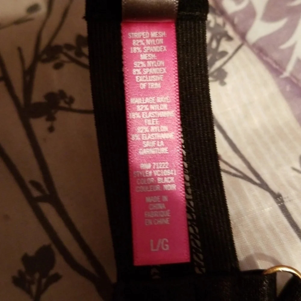 Vince Camuto Women's Striped Mesh Bralette… - Picture 7 of 7
